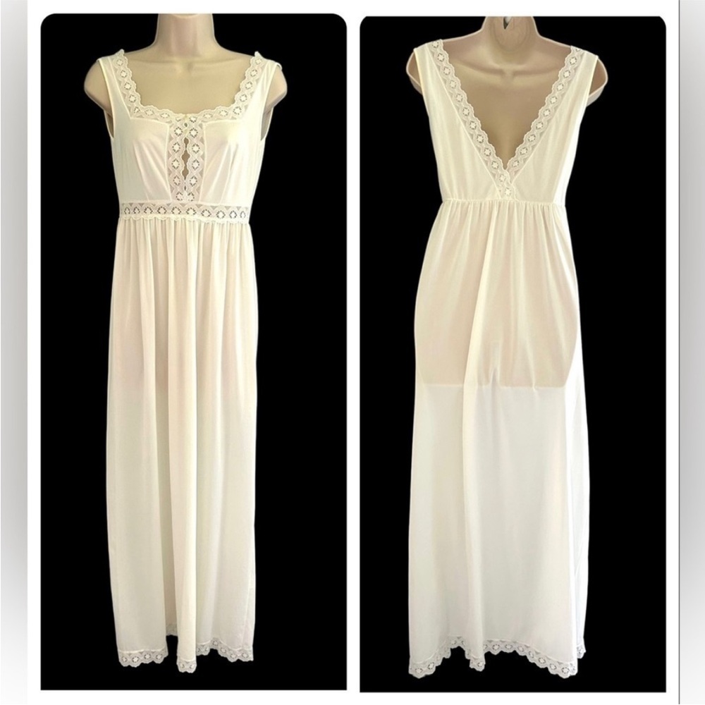 Vintage Long Ivory Slip Square Neckline Lace Detail Size Small